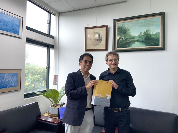 【1141003】德國雷根斯堡大學法學院Alexander Graser教授偕同夫人拜訪法學院圖片