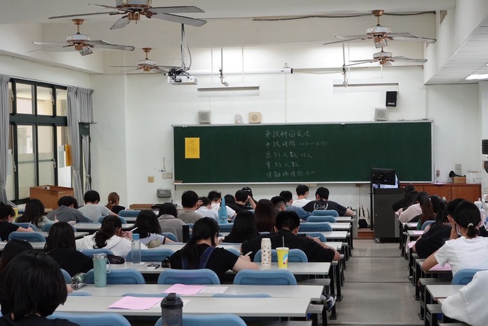 【1140524】 法學院舉行113學年第2學期高大法學院基礎學科會考圖片