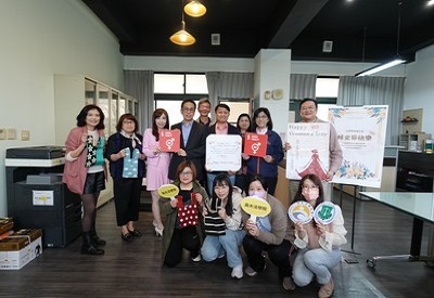 【1140308】114年婦女節學校致贈法學院女性教職員禮品圖片