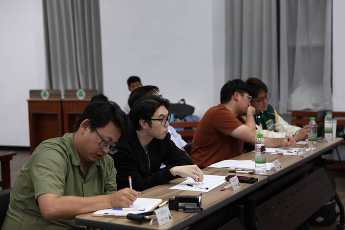 【1141214】國立高雄大學法學院主辦首屆高大法院盃高中職辯論賽 行政副校長與法學院院長親臨勉勵　選手激盪思辨火花圖片