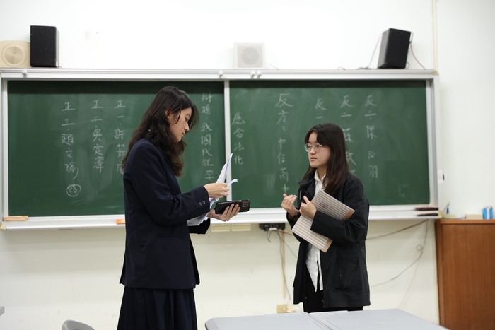 【1141214】國立高雄大學法學院主辦首屆高大法院盃高中職辯論賽 行政副校長與法學院院長親臨勉勵　選手激盪思辨火花圖片