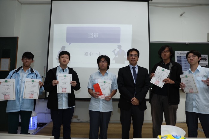 【1141214】國立高雄大學法學院主辦首屆高大法院盃高中職辯論賽 行政副校長與法學院院長親臨勉勵　選手激盪思辨火花圖片