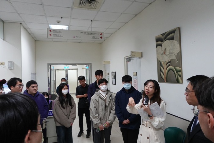 【1150112】高雄大學法學院師生參觀高雄少年及家事法院圖片
