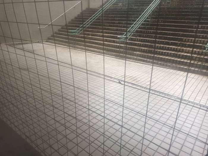法學院地下層階梯通道清潔作業圖片